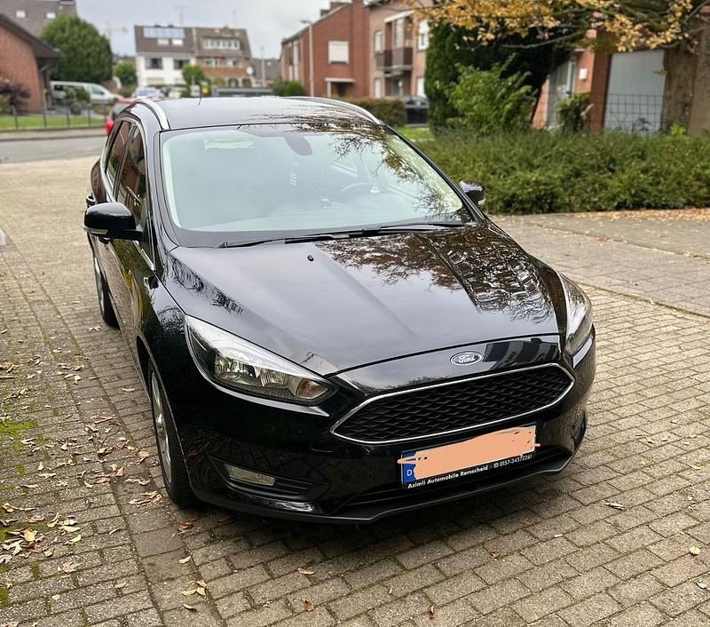 Schwarz Gebraucht 2015 Ford Focus Ambiente Kombi | 4.500 € (Guter Preis) - Bild 1/4