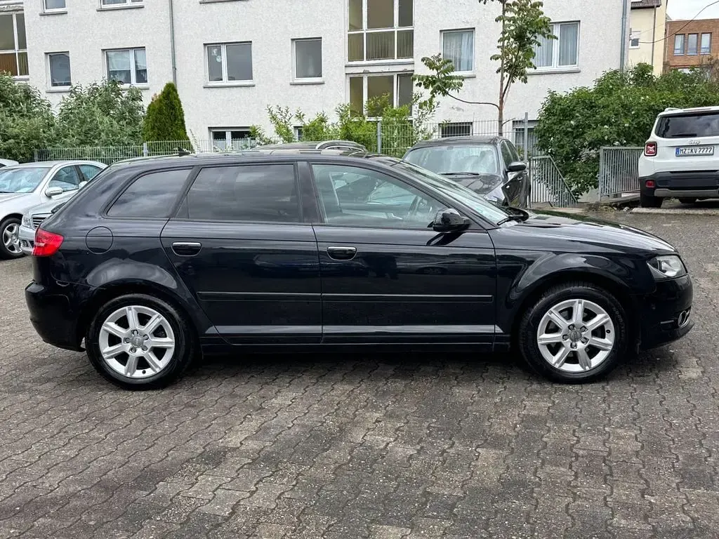 Używany Audi A3 Ambiente 140 KM (102 kW) 2011 Czarny Hatchback