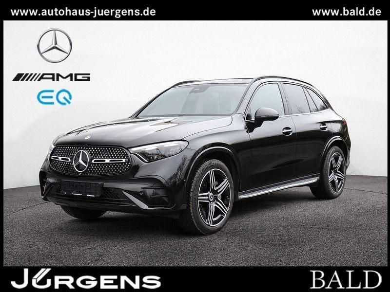 Schwarz obsidianschwarz metall Gebraucht 2024 Mercedes GLC300 AMG SUV | 58.490 € (Guter Preis) - Bild 1/4