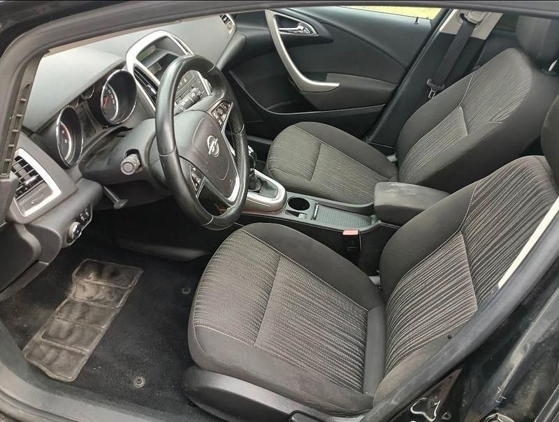 Gebraucht Opel Astra 120 PS (88 kW) 2012 Schwarz Kombi