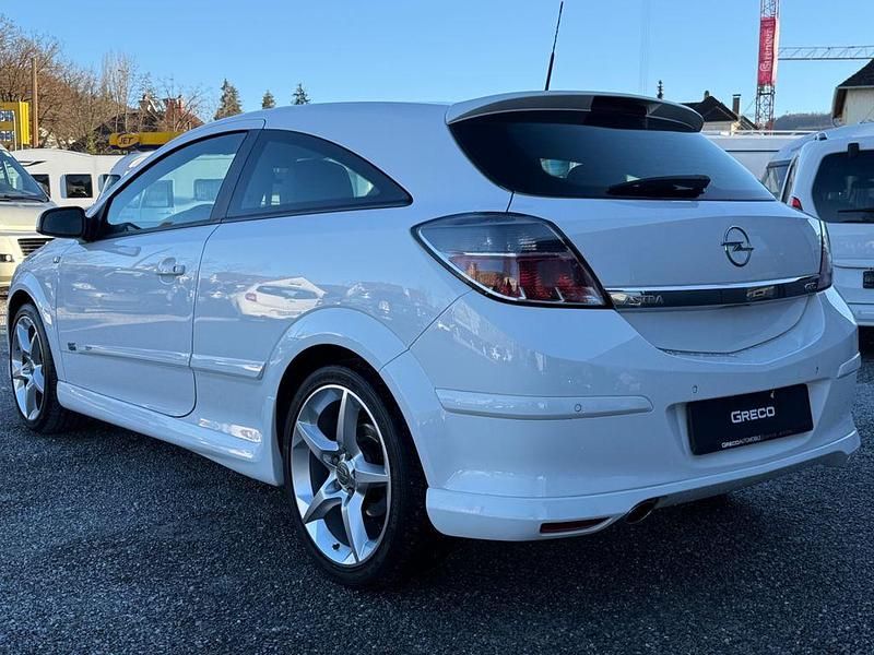 Gebraucht Opel Astra GTC OPC 140 PS (102 kW) 2008 Weiß Coupé