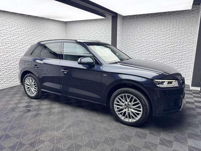 Gebraucht Audi Q5 S-Line 190 PS (139 kW) 2019 Mondscheinblau metallic SUV