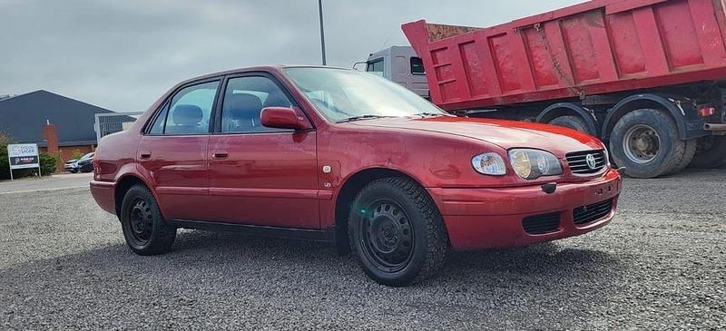 Gebraucht Toyota Corolla 110 PS (80 kW) 2000 Rot Limousine