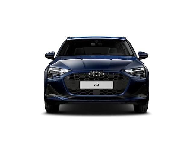 Gebraucht Audi A3 Sportback e-tron Ambiente 204 PS (150 kW) 2025 Navarrablau metallic Kleinwagen