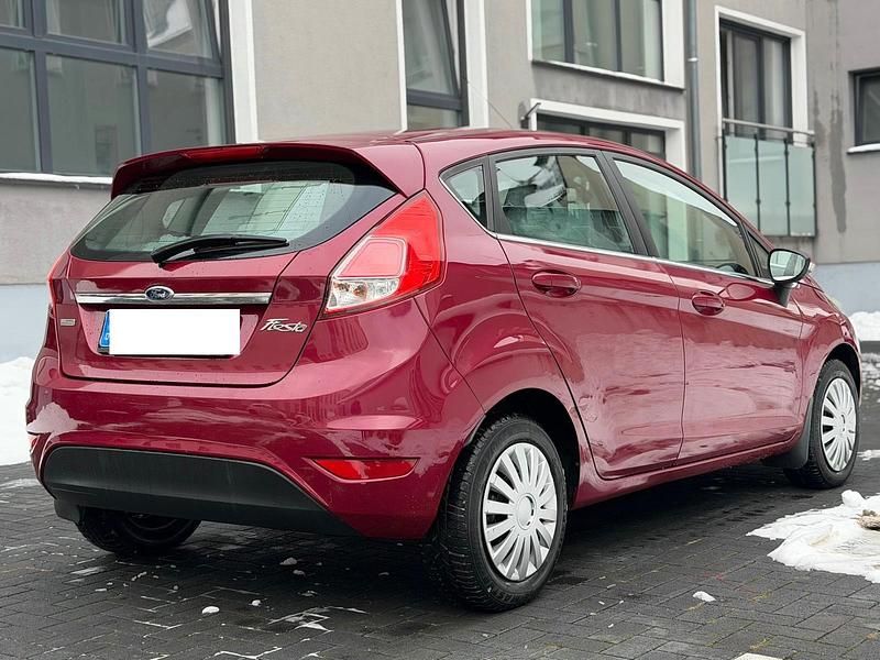 Gebraucht Ford Fiesta 101 PS (74 kW) 2013 Rot Limousine