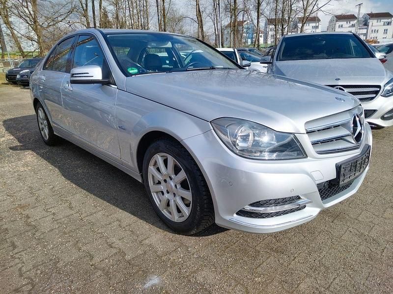 Gebraucht Mercedes C180 156 PS (114 kW) 2012 Silber Limousine