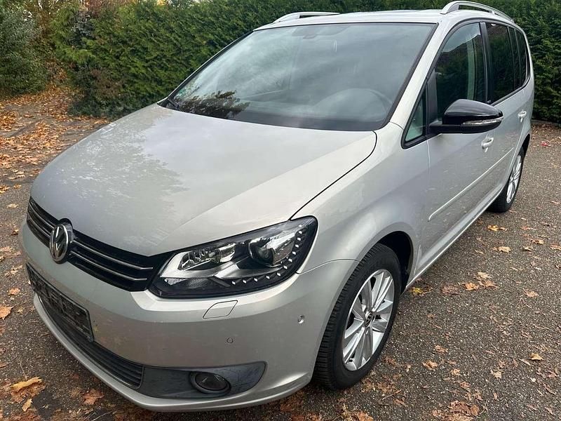 Silver leaf white gold Gebraucht 2011 VW Touran Style Van / Kleinbus | 8.790 € (Fairer Preis) - Bild 1/4