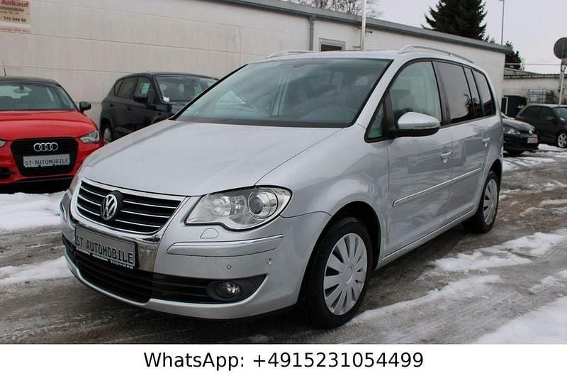 Silber Gebraucht 2010 VW Touran Highline Van / Kleinbus | 6.750 € (Superpreis) - Bild 1/4