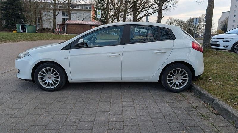 Gebraucht Fiat Bravo Dynamic 90 PS (66 kW) 2011 Weiß Kleinwagen