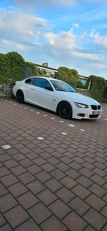 Gebraucht BMW 330 245 PS (180 kW) 2012 Weiß Coupé