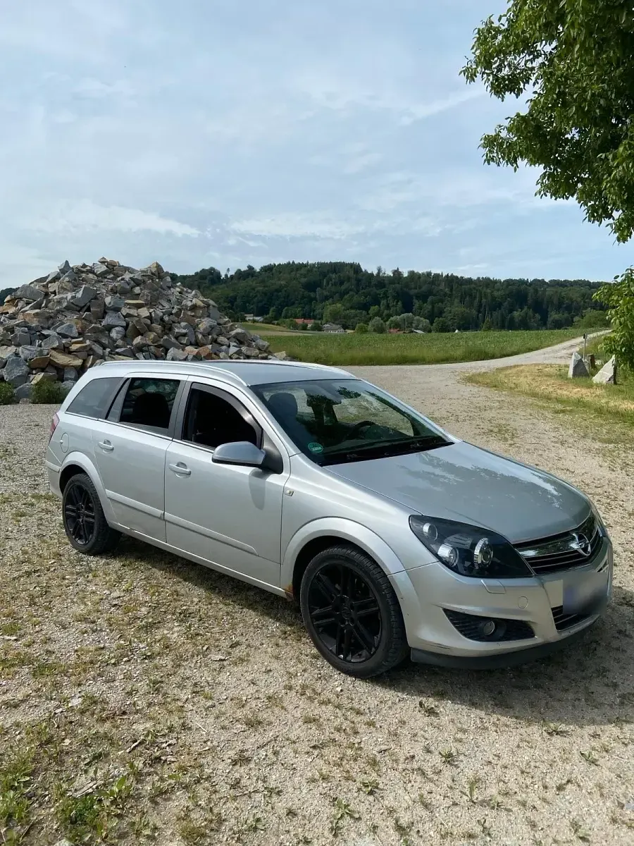 Gebraucht Opel Astra 150 PS (110 kW) 2007 Silber Kombi