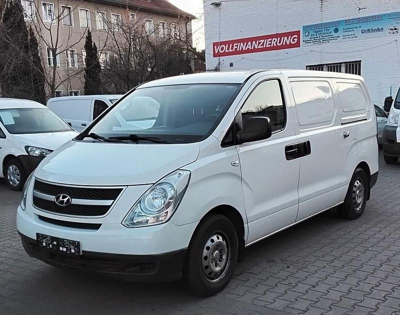 Gebraucht Hyundai H-1 110 PS (80 kW) 2011 Weiß Van / Kleinbus