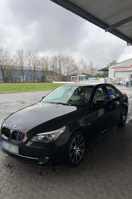 Gebraucht BMW 520 177 PS (130 kW) 2009 Schwarz Limousine