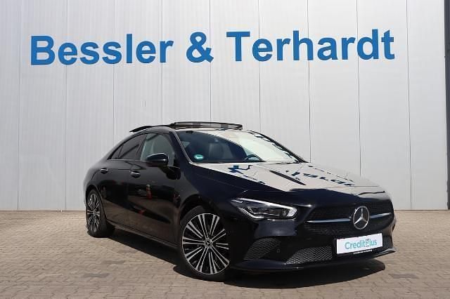 Nachtschwarz unilack Gebraucht 2020 Mercedes CLA200 Progressive Limousine | 27.490 € (Fairer Preis) - Bild 1/4