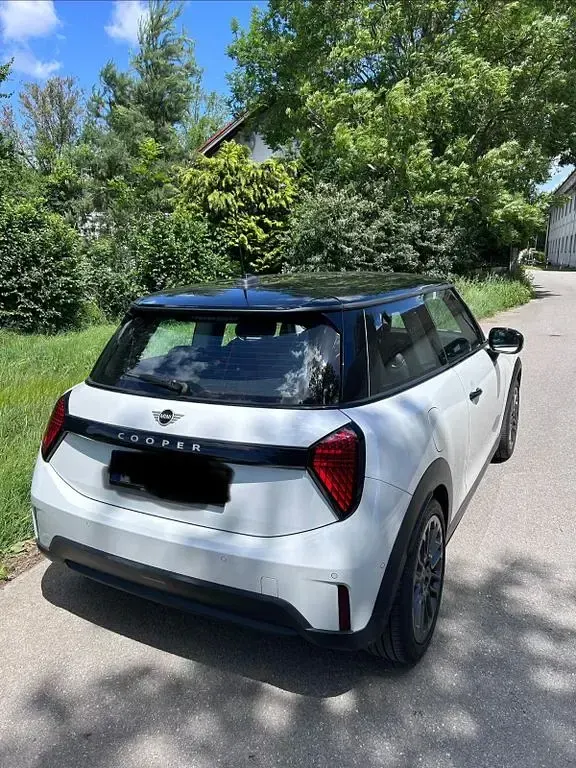 Gebraucht Mini Cooper Classic 156 PS (114 kW) 2024 Weiß Kleinwagen