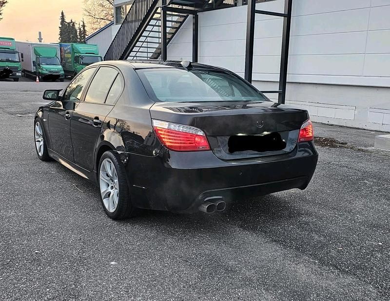 Gebraucht BMW 545 M Sport 333 PS (244 kW) 2003 Schwarz Limousine
