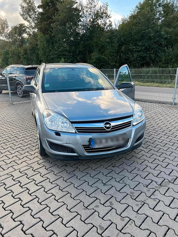 Grau Gebraucht 2009 Opel Astra Kombi | 850 € (Superpreis) - Bild 1/4