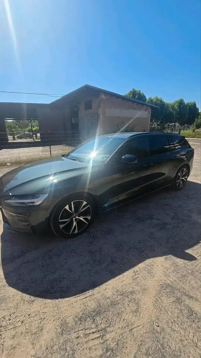 Gebraucht Volvo V60 197 PS (144 kW) 2022 Grau Kombi