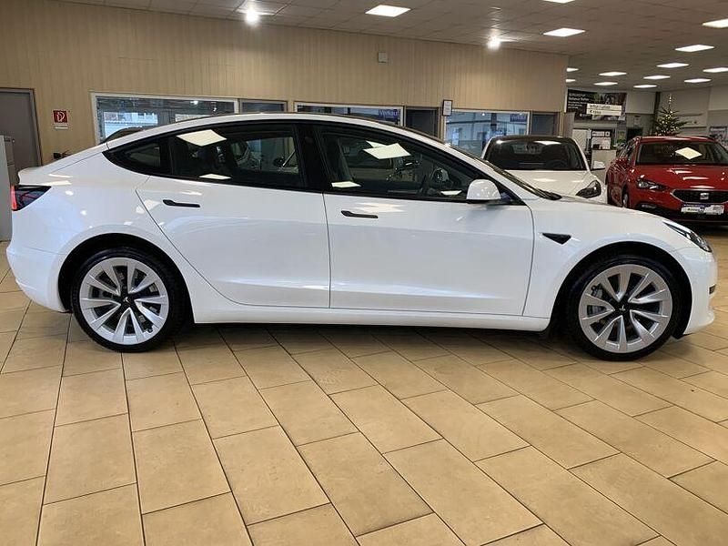 Gebraucht Tesla Model 3 RWD 239 kW (325 PS) 2022 Weiß (metallic) Limousine