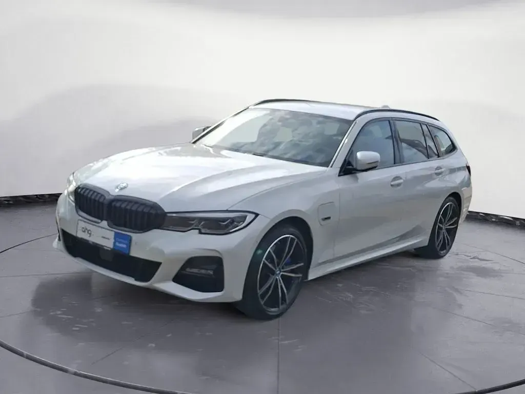 Gebraucht BMW 330e M Sport 292 PS (214 kW) 2022 Kombi