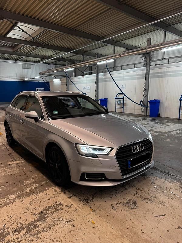 Gebraucht Audi A3 110 PS (80 kW) 2017 Silber Kleinwagen