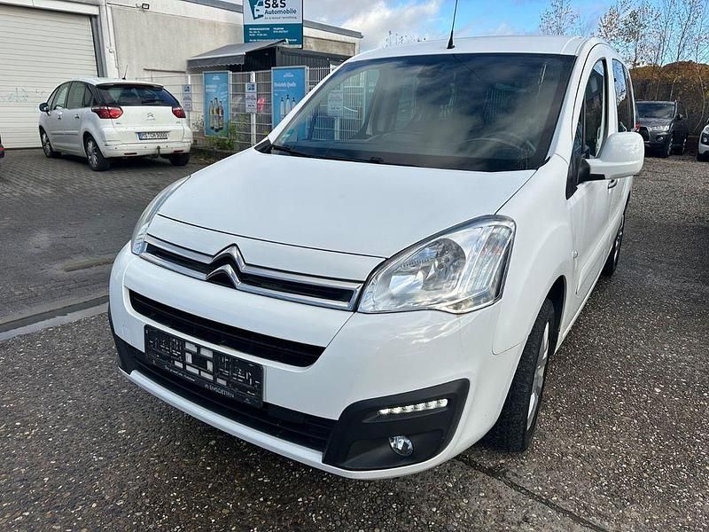 Weiß Gebraucht 2016 Citroën Berlingo SELECTION Kombi | 6.790 € (Fairer Preis) - Bild 1/4