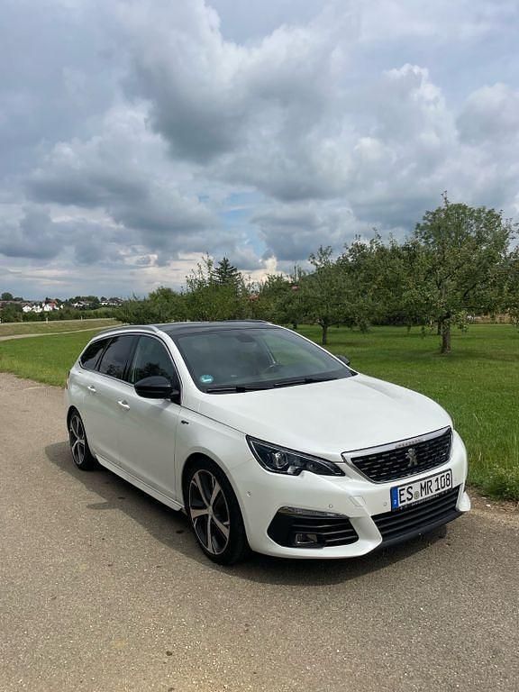 Weiß Gebraucht 2018 Peugeot 308 GTi Kombi | 18.900 € - Bild 1/4