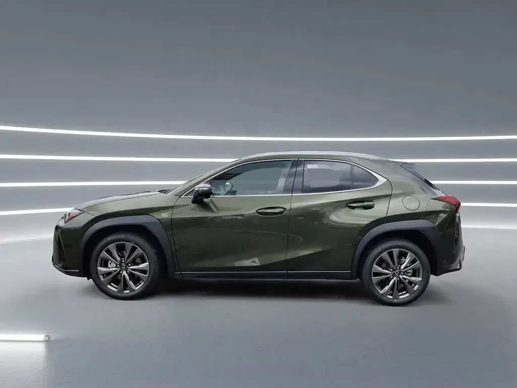 Neu Lexus UX 300h Sport Design Packet 199 PS (146 kW) 2026 Grün SUV