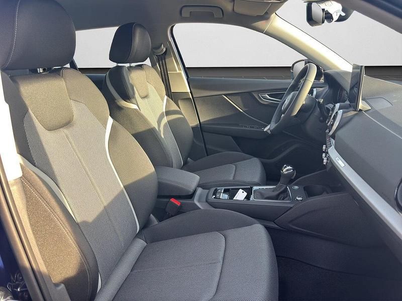 Gebraucht Audi Q2 Ambiente 150 PS (110 kW) 2025 Navarrablau metallic (metallic) SUV