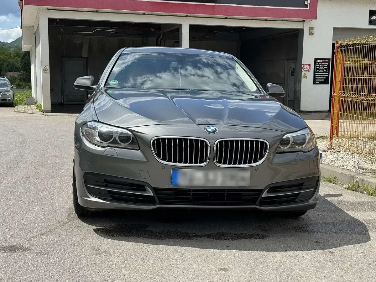Gebraucht BMW 520 184 PS (135 kW) 2014 Silber Limousine