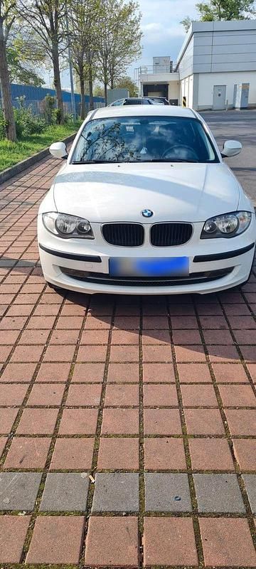 Gebraucht BMW 116 122 PS (89 kW) 2010 Grau Kleinwagen