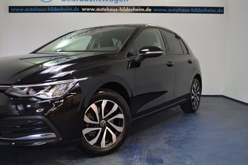 Gebraucht VW Golf VIII Active 150 PS (110 kW) 2023 Schwarz Limousine
