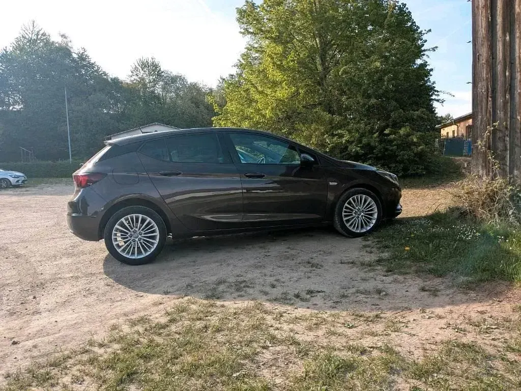 Gebraucht Opel Astra 105 PS (77 kW) 2018 Braun Limousine