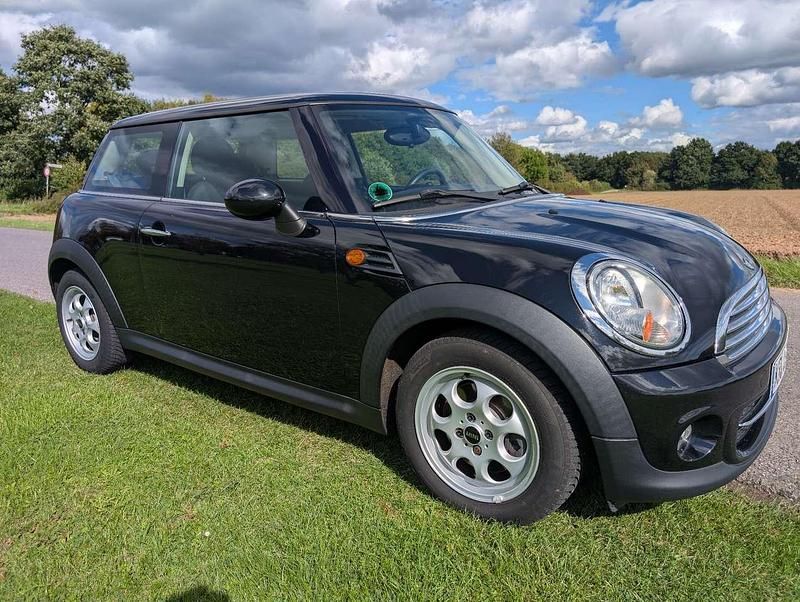 Gebraucht Mini Cooper D 111 PS (81 kW) 2011 Schwarz Kleinwagen