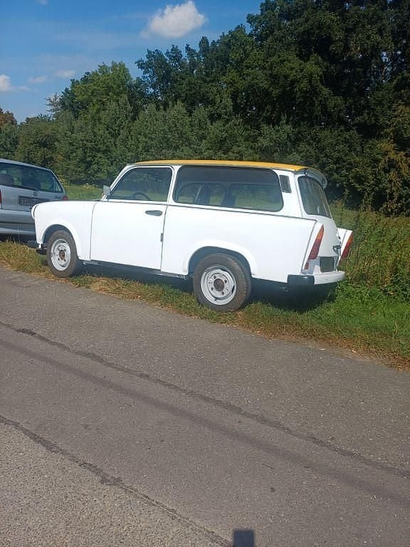 Weiß Gebraucht 1989 Trabant 601 Kombi | 10.000 € - Bild 1/4
