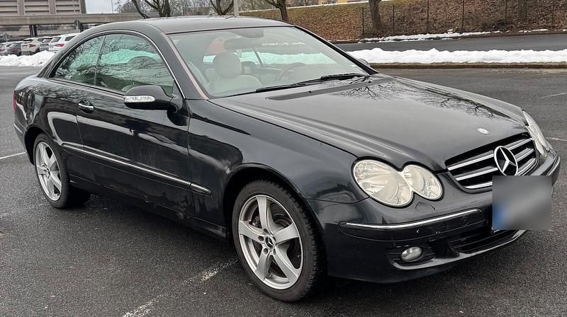 Gebraucht Mercedes CLK350 Avantgarde 272 PS (200 kW) 2007 Schwarz Coupé