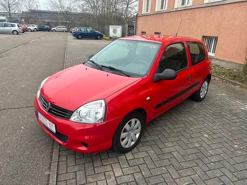Gebraucht Renault Clio II 58 PS (42 kW) 2011 Rot Limousine
