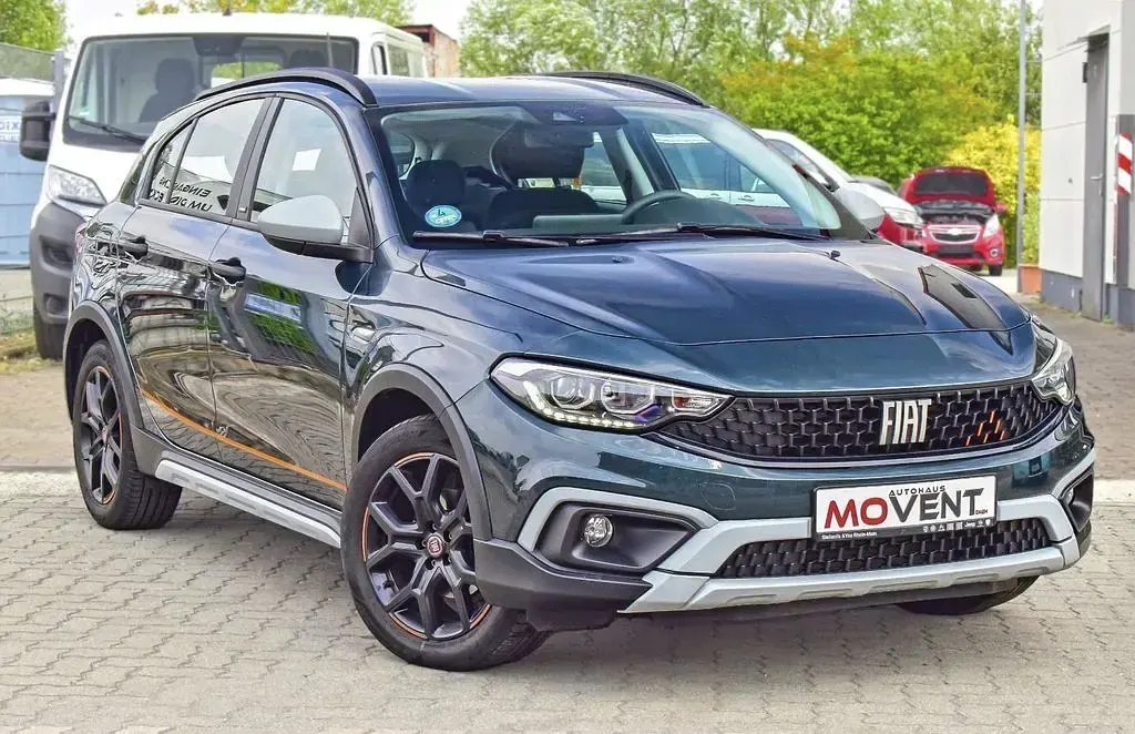 Gebraucht Fiat Tipo Cross 131 PS (96 kW) 2023 Grün Limousine