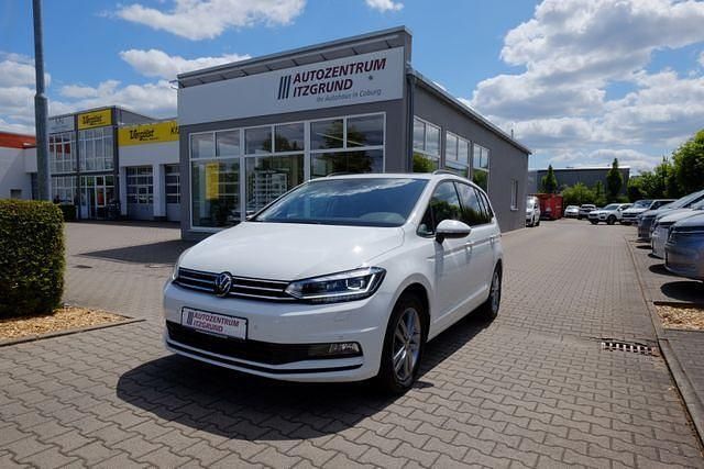 Weiß Gebraucht 2024 VW Touran S Van / Kleinbus | 34.990 € (Teuer) - Bild 1/4