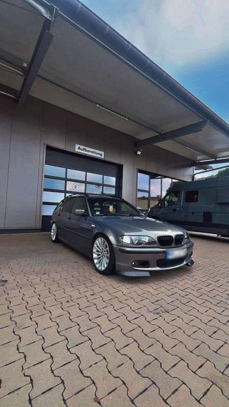 Gebraucht BMW 330 M Sport 184 PS (135 kW) 2003 Grau Kombi