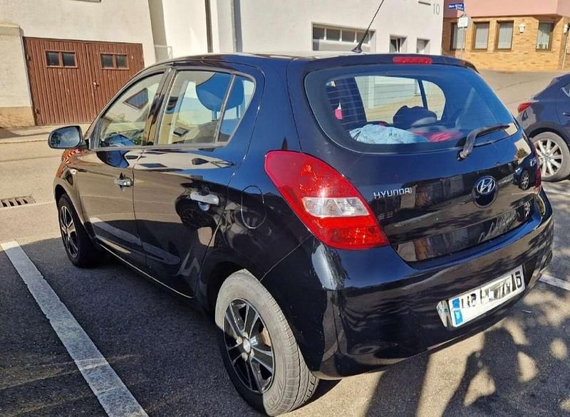 Gebraucht Hyundai i20 Classic 77 PS (56 kW) 2009 Schwarz Kleinwagen