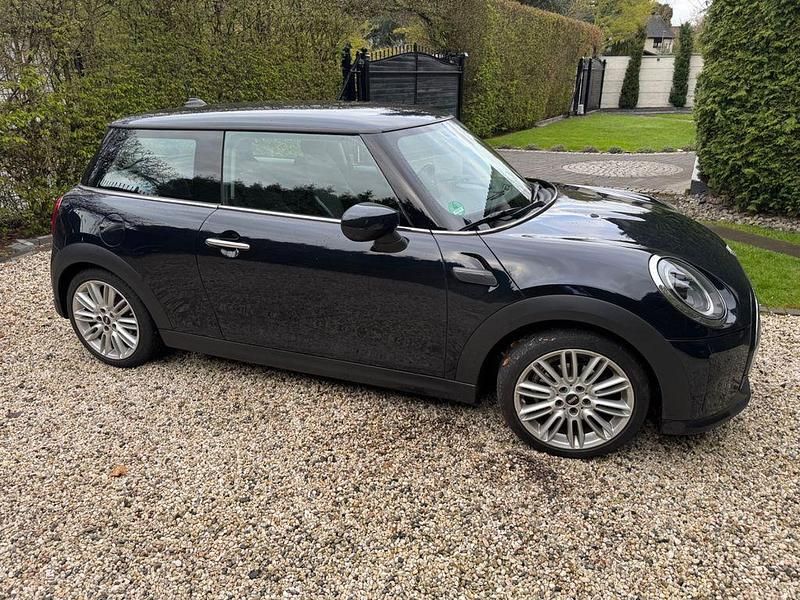 Gebraucht Mini Cooper Classic 136 PS (100 kW) 2023 Blau Kleinwagen