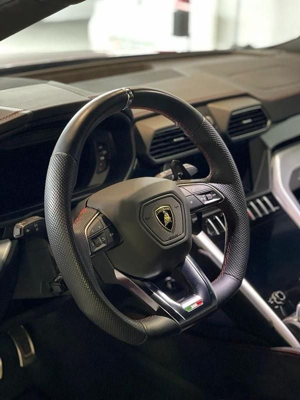 Second-hand Lamborghini Urus 650 CP (478 kW) 2019 Roșu SUV