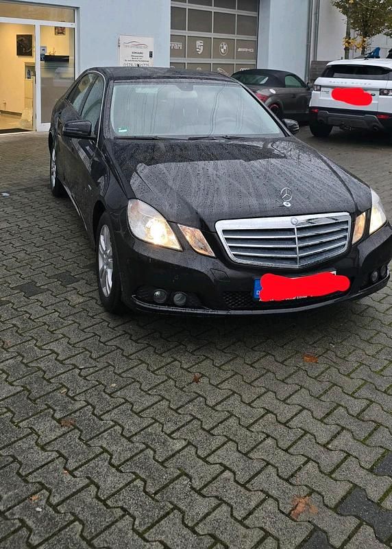 Gebraucht Mercedes E200 136 PS (100 kW) 2010 Schwarz Limousine