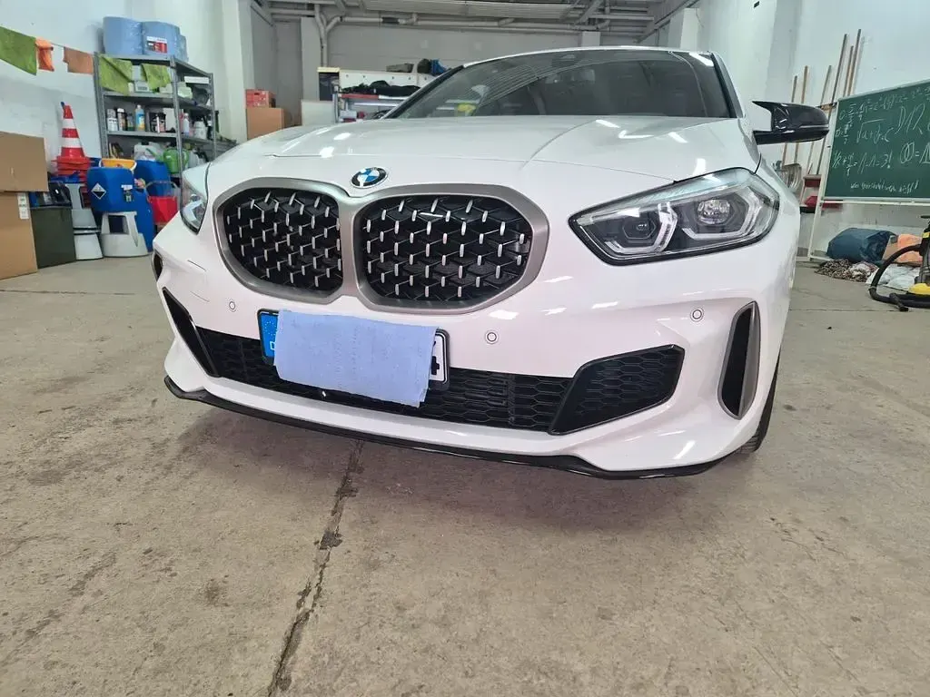 Używany BMW M135 Performance 306 KM (225 kW) 2023 Biały Hatchback
