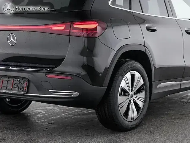 Używany Mercedes EQA250 Advanced 139 kW (190 KM) 2025 Czarny SUV