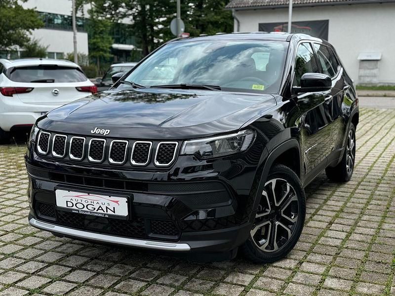 Schwarz Gebraucht 2024 Jeep Compass Altitude SUV | 23.990 € - Bild 1/4