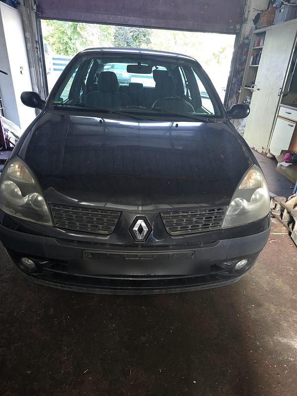 Schwarz Gebraucht 2003 Renault Clio II Kleinwagen | 600 € - Bild 1/4