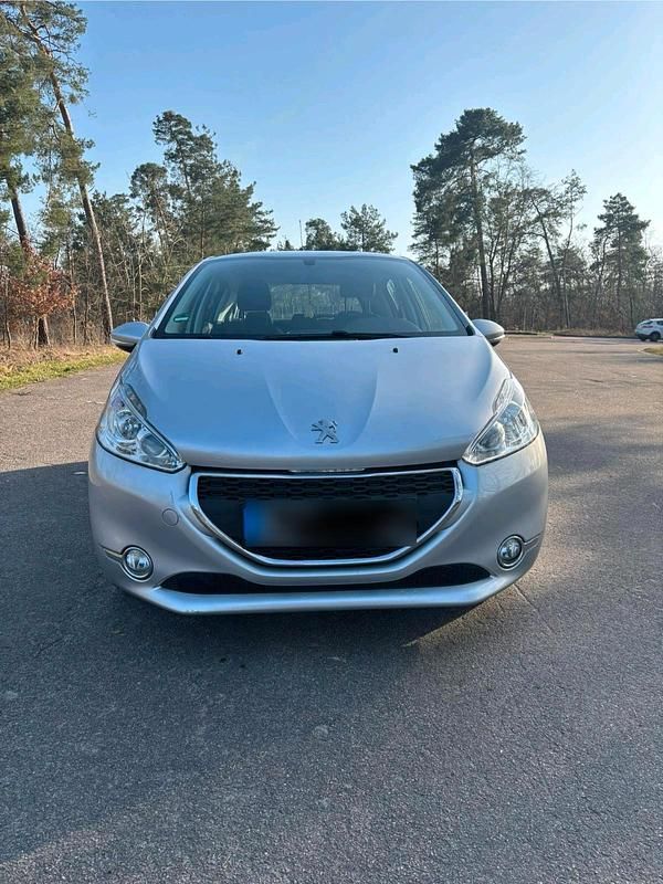 Gebraucht Peugeot 208 82 PS (60 kW) 2014 Grau Kleinwagen