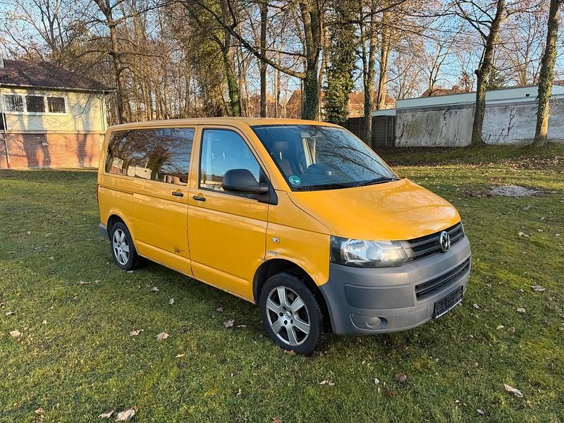 Gebraucht VW Caravelle 102 PS (75 kW) 2010 Gelb Van / Kleinbus